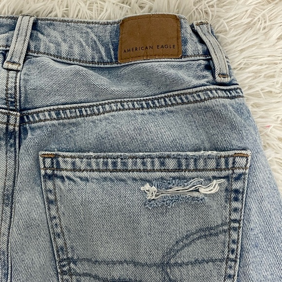 AMERICAN EAGLE High Rise Distressed Straight Leg Boyfriend Jeans Vintage Wash 00 - Picture 6 of 10
